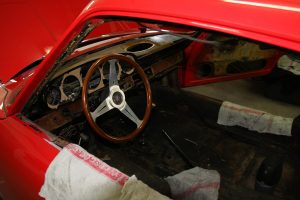 Innenraum des Porsche 912 vor der Restaurierung.