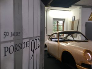Porsche 912 Schriftzug 50 Jahre in der MasterTec Werkstatt.