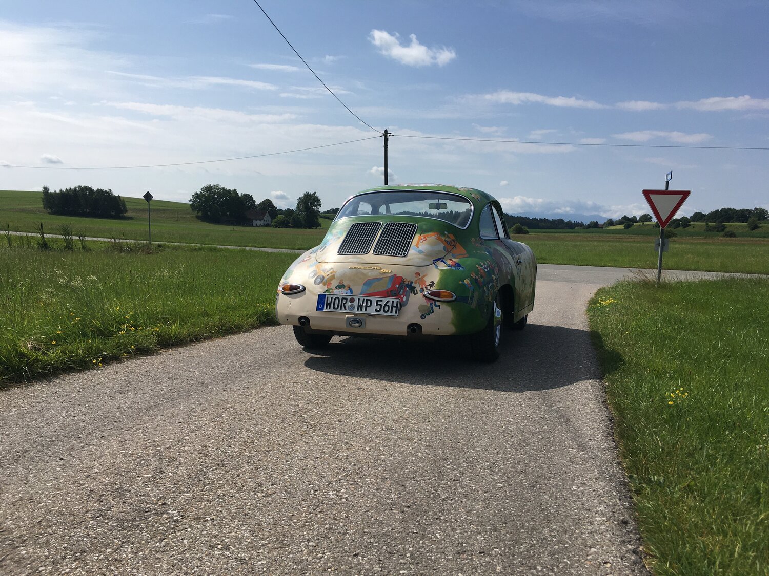 Helmut Freinecker am Steuer des Wimmelporsche