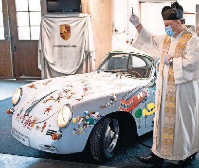 Helmut Freinecker mit dem Wimmelporsche in Nahaufnahme